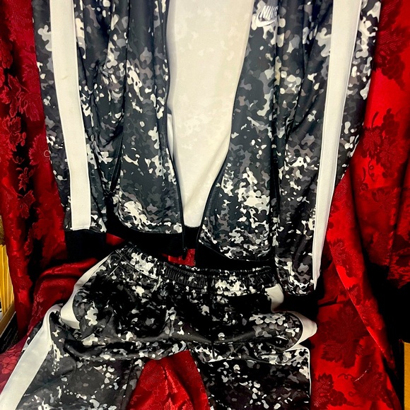 Nike Other - Size L Nike track suit